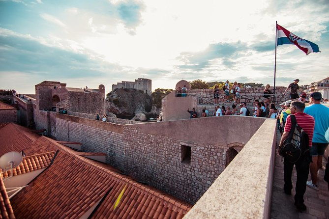 dubrovnik-ancient-city-walls-wars-walking-tour