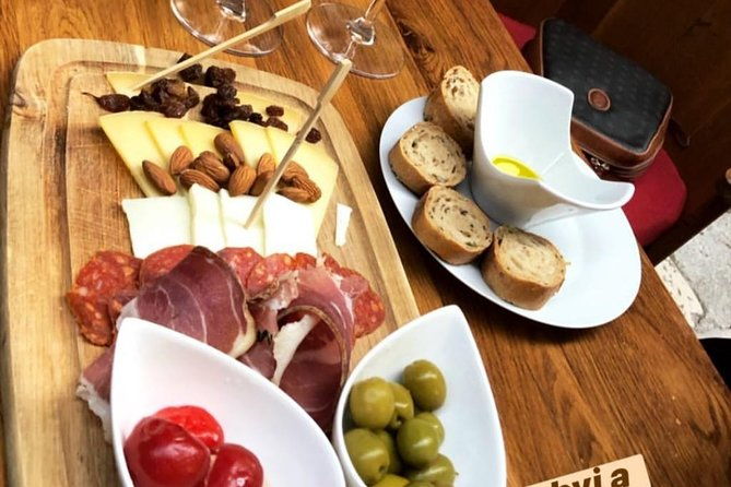 dubrovnik-by-night-history-wine-bites