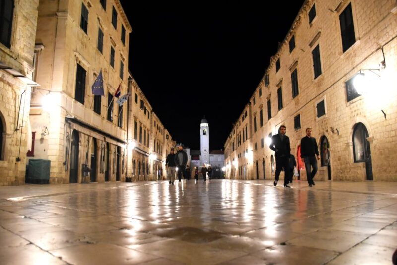 dubrovnik-by-night-walking-tour-2