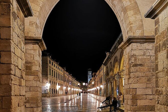 dubrovnik-by-night-walking-tour