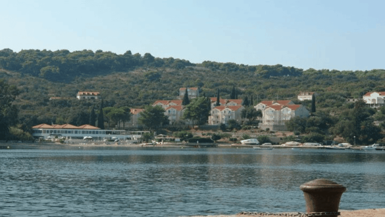 dubrovnik-elaphiti-islands-boat-cruise-with-lunch-drinks