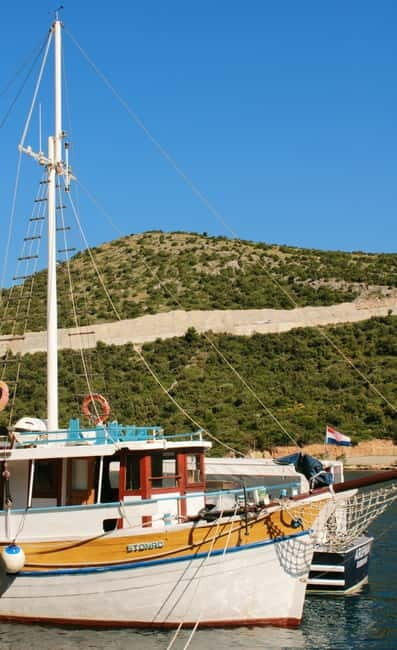 Dubrovnik: Full-Day Blue Cave & Elaphiti Islands Boat Tour - A Closer Look at the Dubrovnik Blue Cave & Elaphiti Islands Tour