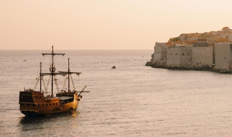 dubrovnik-galleon-cruise-with-a-live-show-drink-at-sunset
