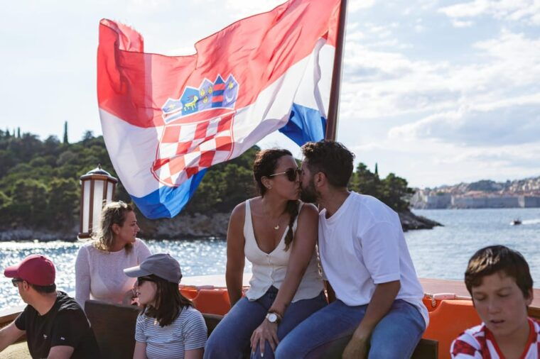 dubrovnik-galleon-cruise-with-a-live-show-drink-at-sunset