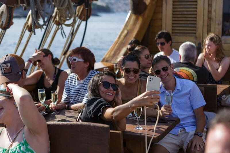 Dubrovnik: Galleon Sunset Cruise with a Live Guide & Drink - Comparing Value and Experience