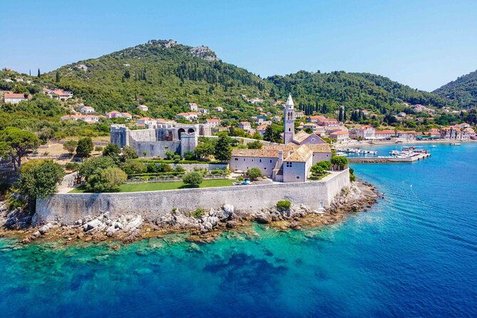 dubrovnik-guided-boat-tour-to-elaphiti-islands-blue-cave-option