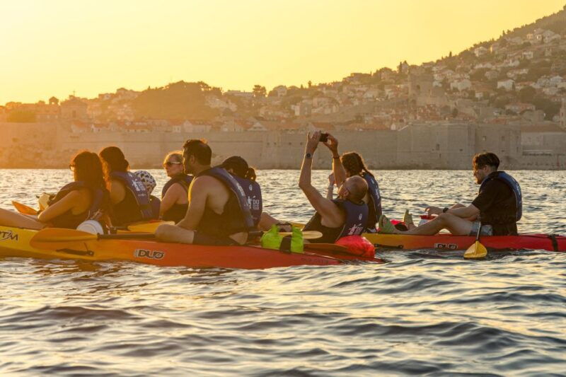 dubrovnik-guided-sunset-sea-kayaking-with-snacks-and-wine