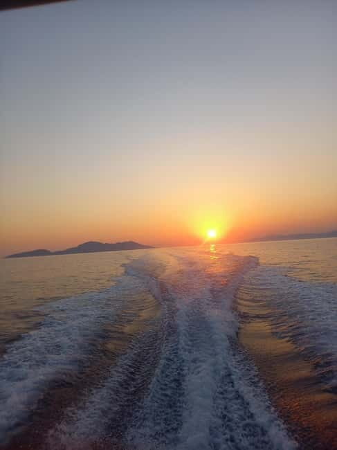Dubrovnik: Hvar Island Luxury Mini Yacht Tour - Exploring the Dubrovnik: Hvar Island Luxury Mini Yacht Tour
