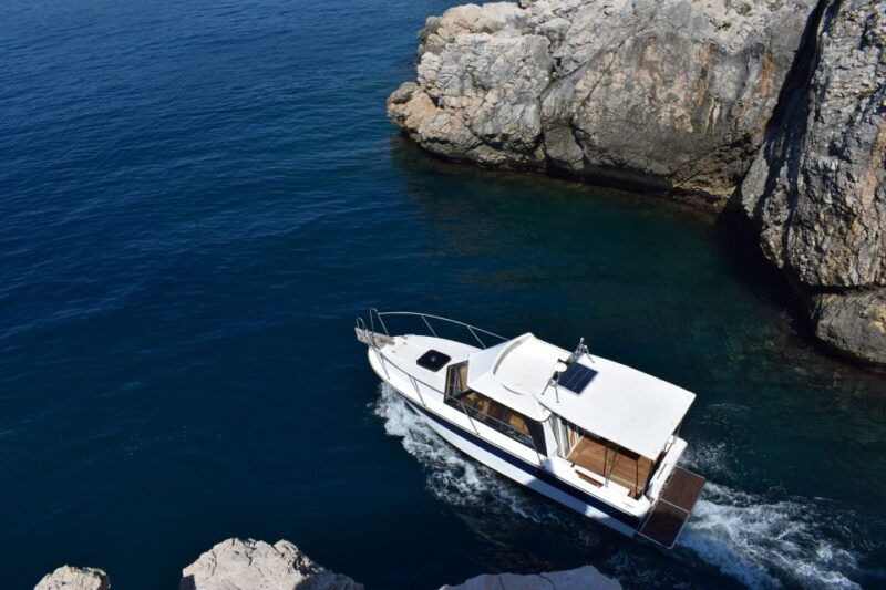 dubrovnik-private-boat-rental-for-parties-alcohol