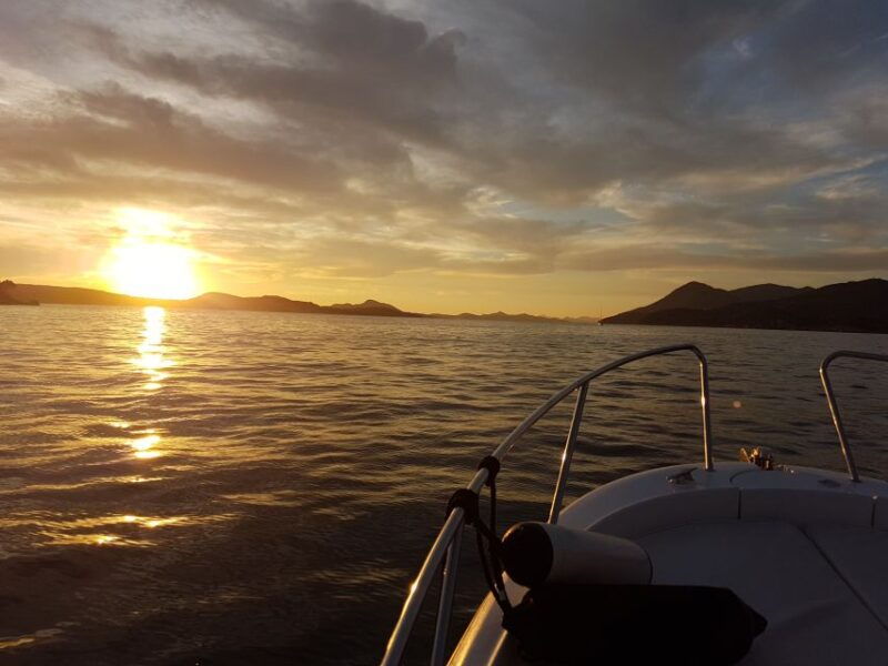 dubrovnik-private-sunset-on-the-sea-cruise-with-wine