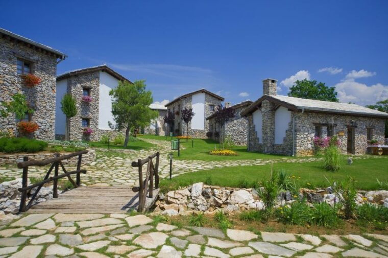dubrovnik-private-tour-of-medugorje-and-kravice-waterfalls