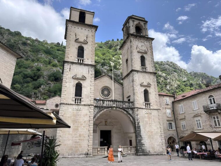dubrovnik-private-tour-to-montenegro-kotor-and-perast