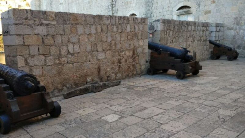 dubrovnik-small-group-2-hour-city-walls-tour-with-a-local