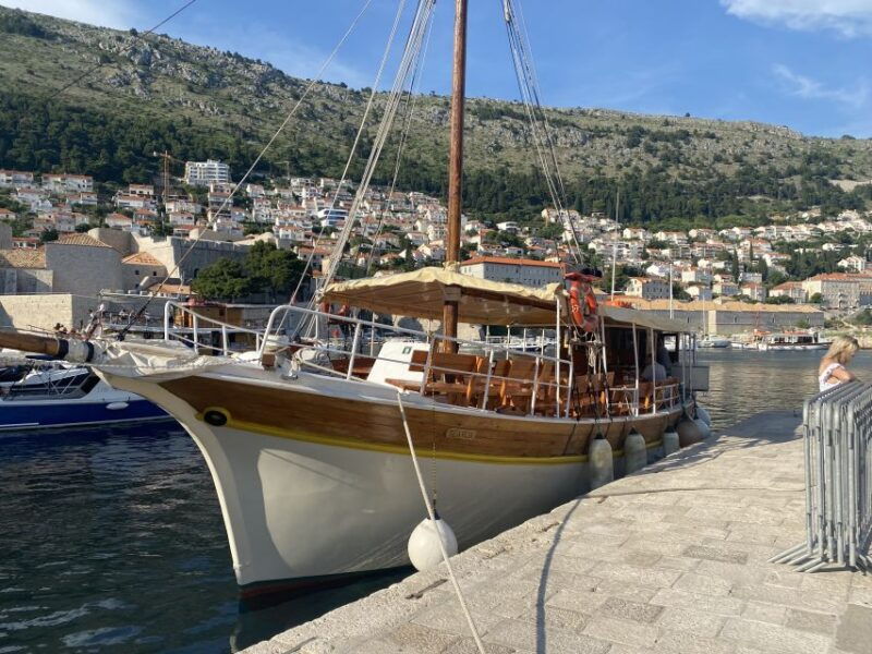 dubrovnik-sunset-dinner-cruise-around-the-old-town