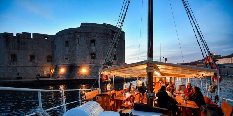 dubrovnik-sunset-dinner-cruise-around-the-old-town