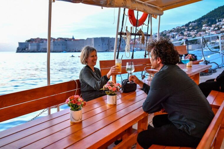dubrovnik-sunset-dinner-cruise-around-the-old-town
