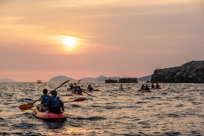 dubrovnik-sunset-kayak-snorkel-tour-with-fruit-wine-water