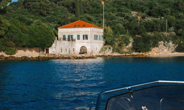 dubrovnikelaphiti-islands-and-caves-private-speedboat-tour