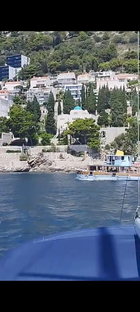 dubrovnikromantic-sunset-on-a-sailing-yacht