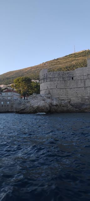 dubrovnikromantic-sunset-on-a-sailing-yacht