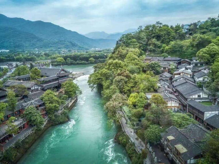 dujiangyan-irrigation-system-mount-qingcheng-private-tour
