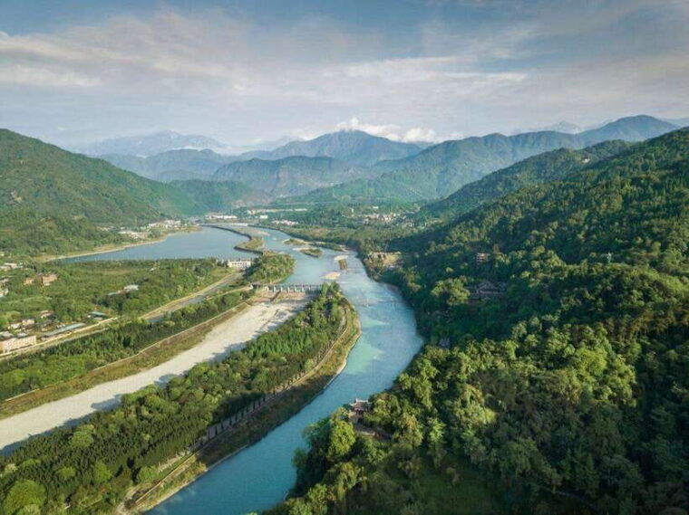 dujiangyan-irrigation-system-mount-qingcheng-private-tour