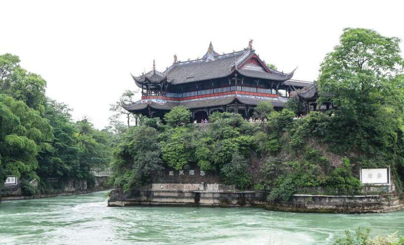 dujiangyan-irrigation-system-qingcheng-mountain-day-tour