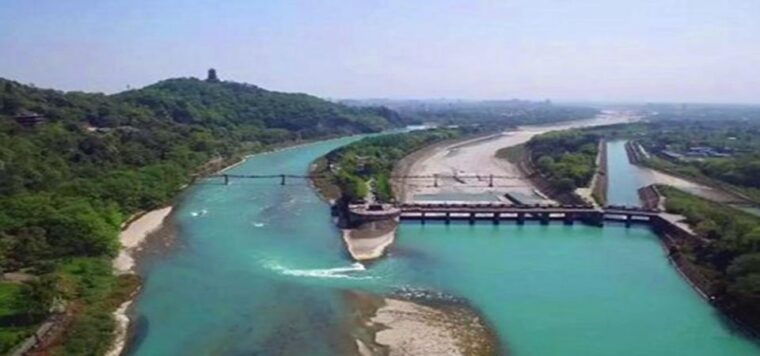 dujiangyan-panda-base-and-irrigation-system-park-day-tour