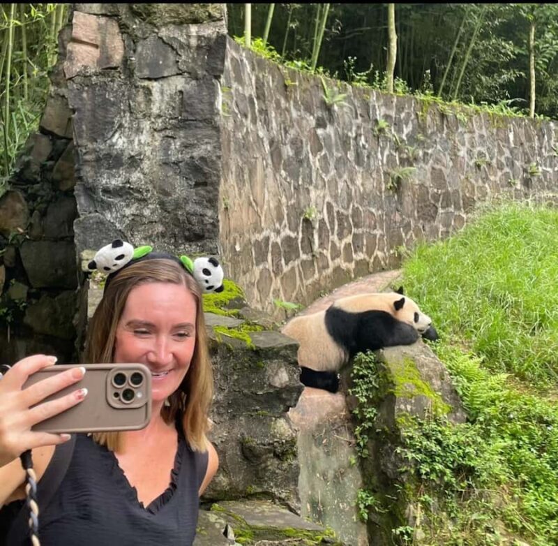 Dujingyan Giant Panda tour option Red Panda interactive - FAQ