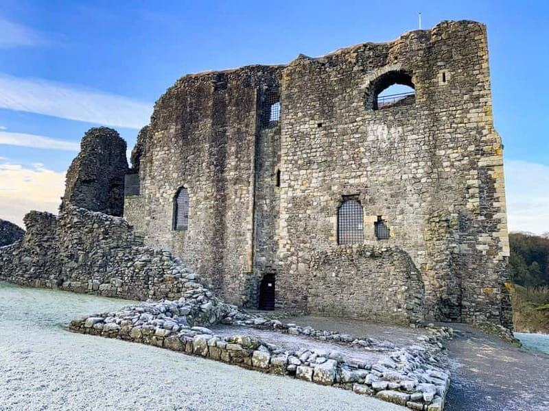 Dundonald Castle: Entry Ticket, Guided Tour & Light Lunch - Key Points