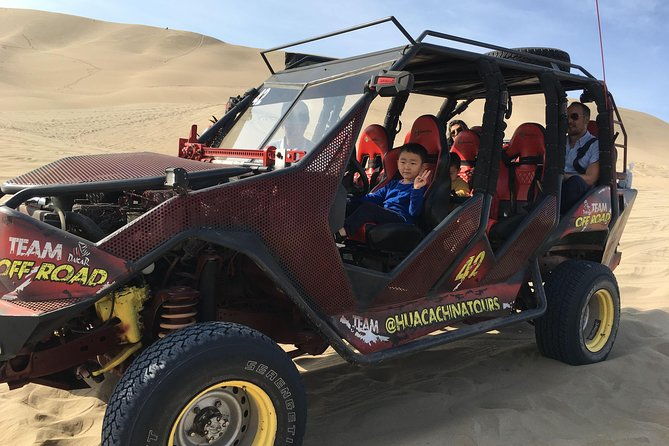 dune-buggy-and-sandboarding-experience-in-huacachina-desert