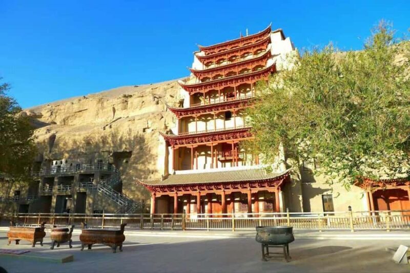 Dunhuang Tour: Mogao Caves, Oasis Journey, Leiyin Temple - Lunch and Cultural Break at Dunhuang