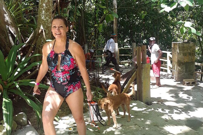 dunns-river-and-blue-hole-day-tour