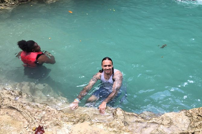 dunns-river-and-blue-hole-private-tour-from-ocho-rios