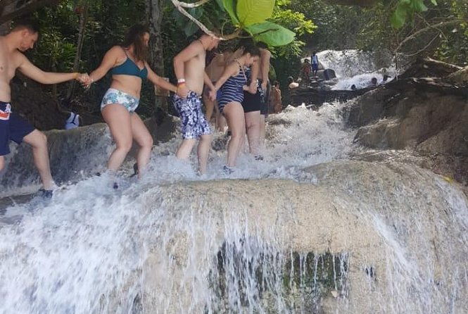 dunns-river-and-blue-hole-tour-from-ocho-rios