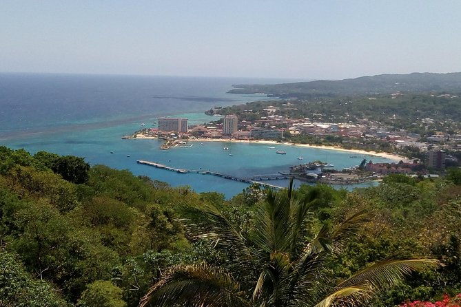 dunns-river-climb-and-zipline-over-the-falls-from-ocho-rios