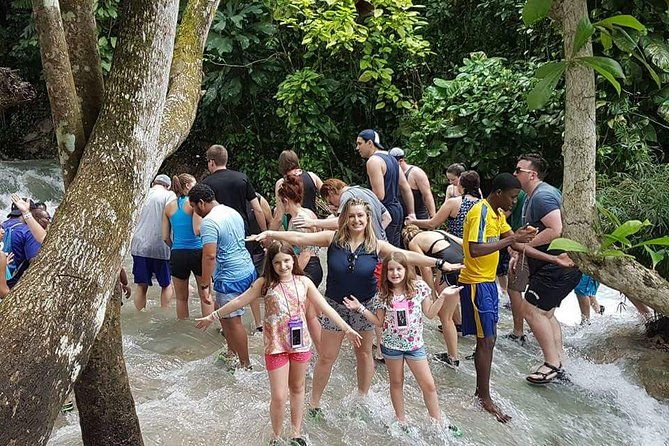 dunns-river-climb-and-zipline-over-the-falls-from-ocho-rios