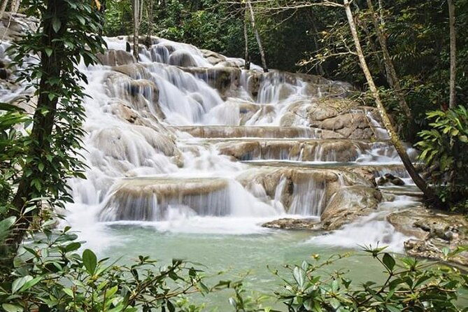 dunns-river-falls-and-blue-hole-private-transportation