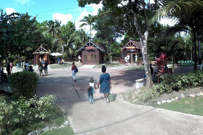 dunns-river-falls-park-and-beach