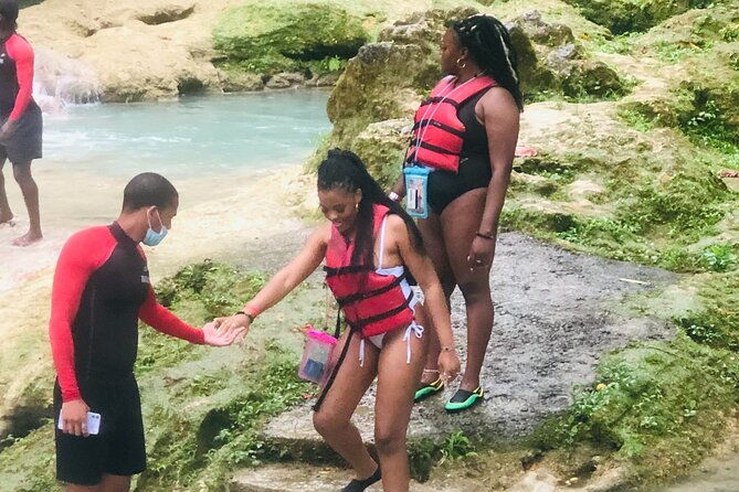 dunns-river-horseback-riding-and-rafting-on-the-white-river-combo-tour