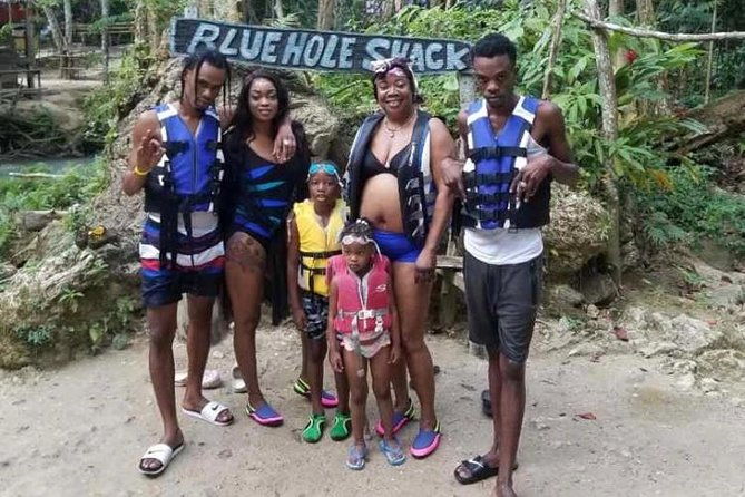 dunns-river-margaritaville-beach-riving-tubing-and-blue-hole-private-tour
