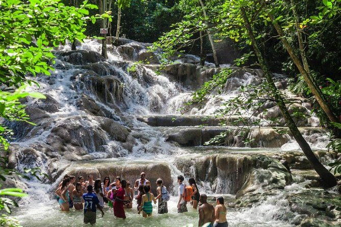 dunns-river-river-tubing-and-lunch-combo