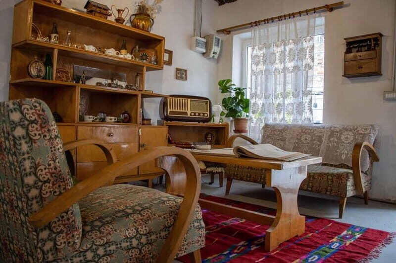 Durrës: Peeping Tourist Exhibition Ticket - The Practical Details
