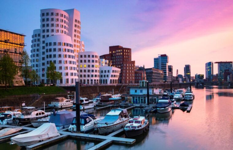 dusseldorf-in-1-day-walking-tour-with-digital-guide