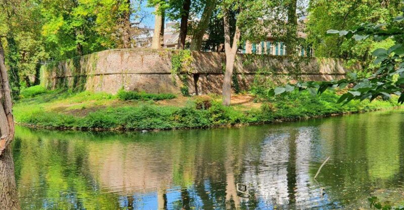 dusseldorf-self-guided-walk-along-river-dussel-to-old-town