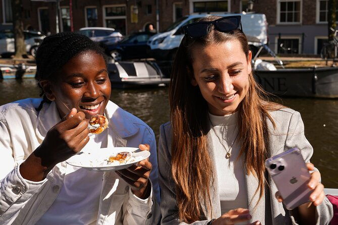 dutch-pancake-city-centre-canal-cruise