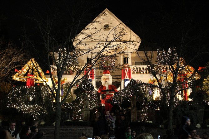 dyker-heights-brooklyn-christmas-lights-tour