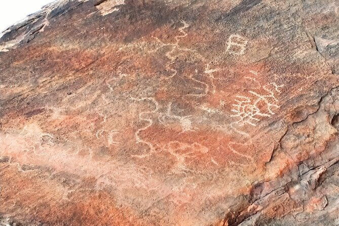 dzrt-splendor-adventure-red-rock-rim-utv-tour-petroglyphs-pioneer-saloon