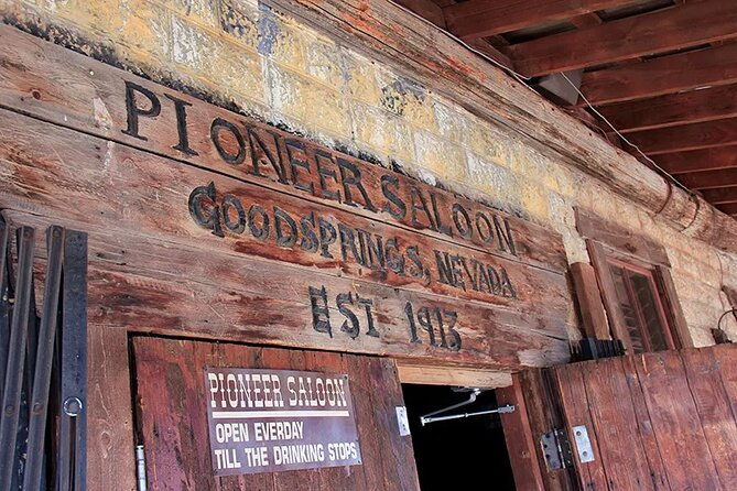 dzrt-splendor-adventure-red-rock-rim-utv-tour-petroglyphs-pioneer-saloon