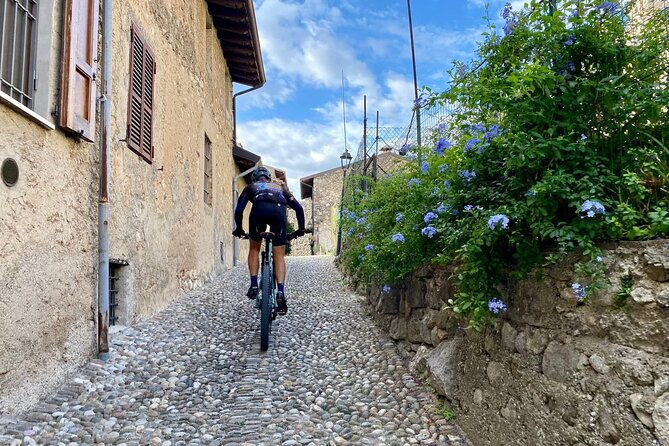 e-bike-and-tour-from-lonato-del-garda-with-wine-tasting